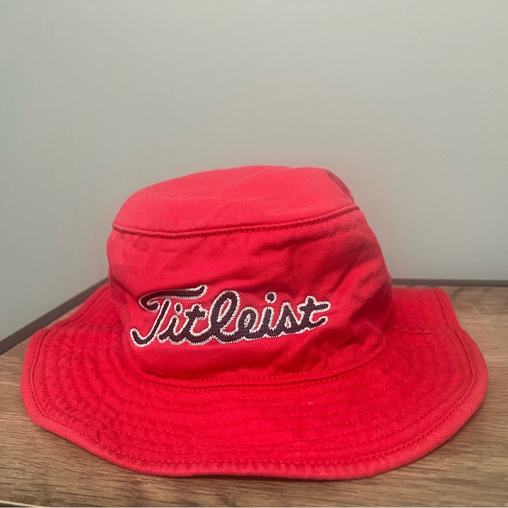 Titleist golf bucket hat